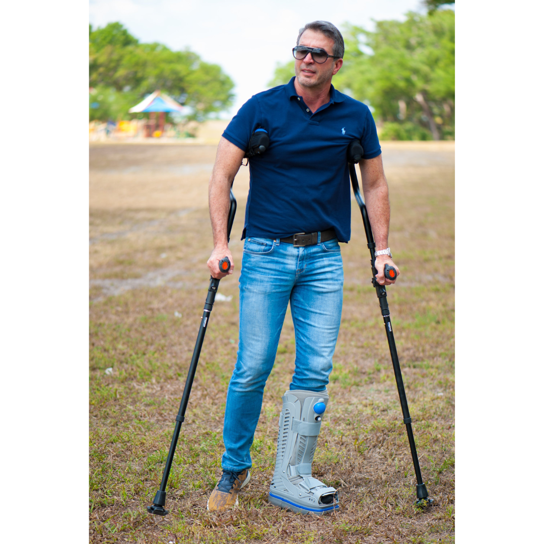 Ergoactives ERGOBAUM DUAL Under Arm Folding Crutches with Shock Absorption - Senior.com Crutches