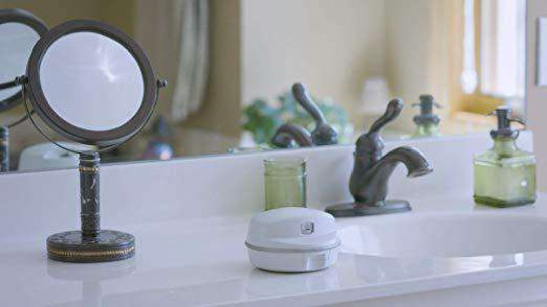 ClipDifferent Pro Automatic Fingernail Clipper - The Safe Way to Trim Fingernails - Senior.com Nail Trimmers