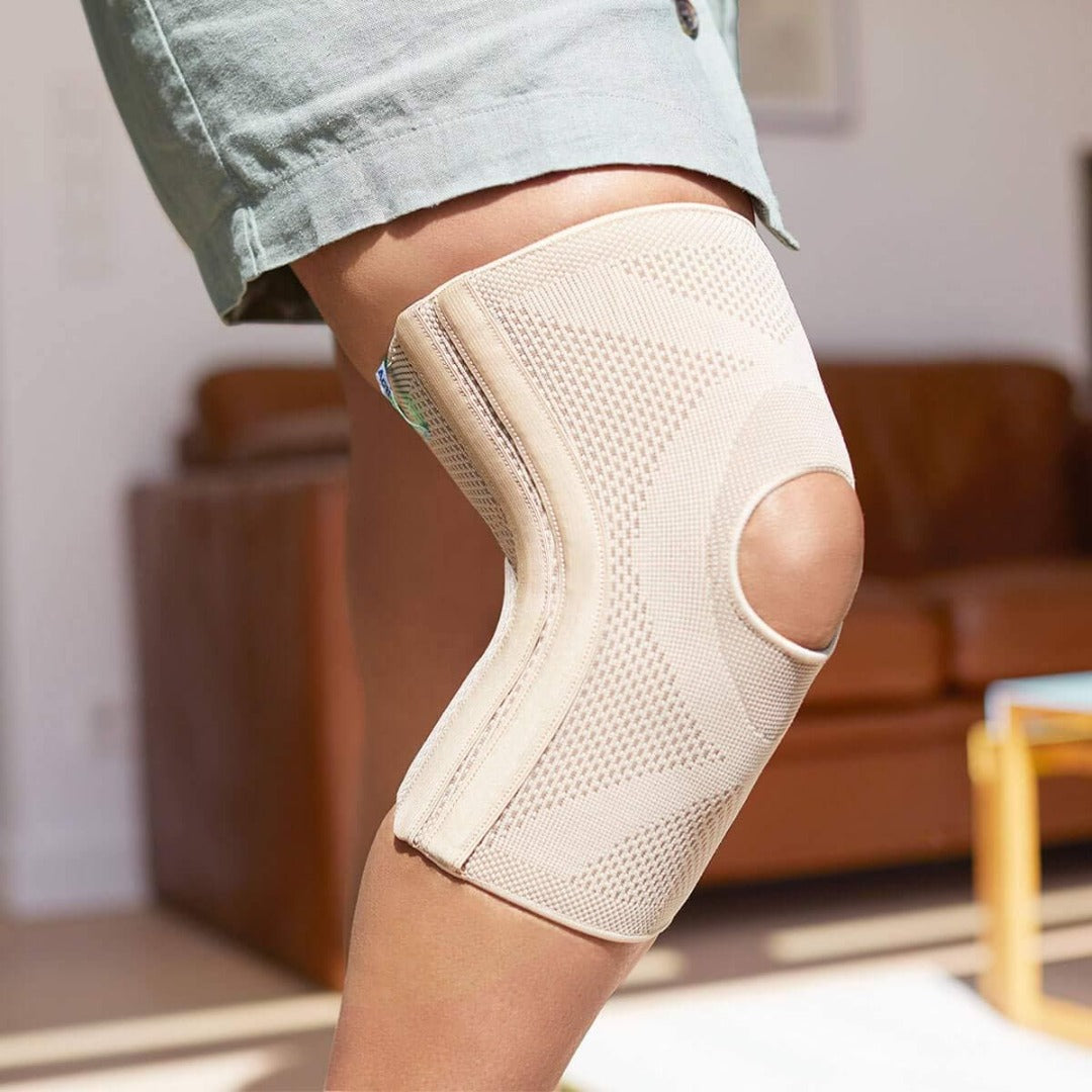 Actimove Knee Support Open Patella & 4 Stays Compression Sleeve