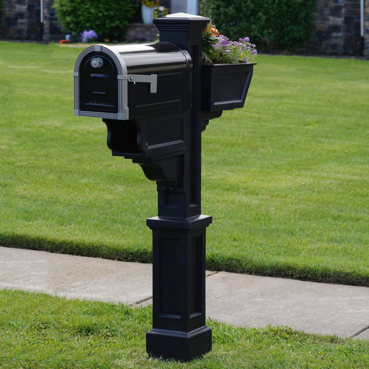 Mayne Signature Plus Mail Post with Mail Box Holder and Planter